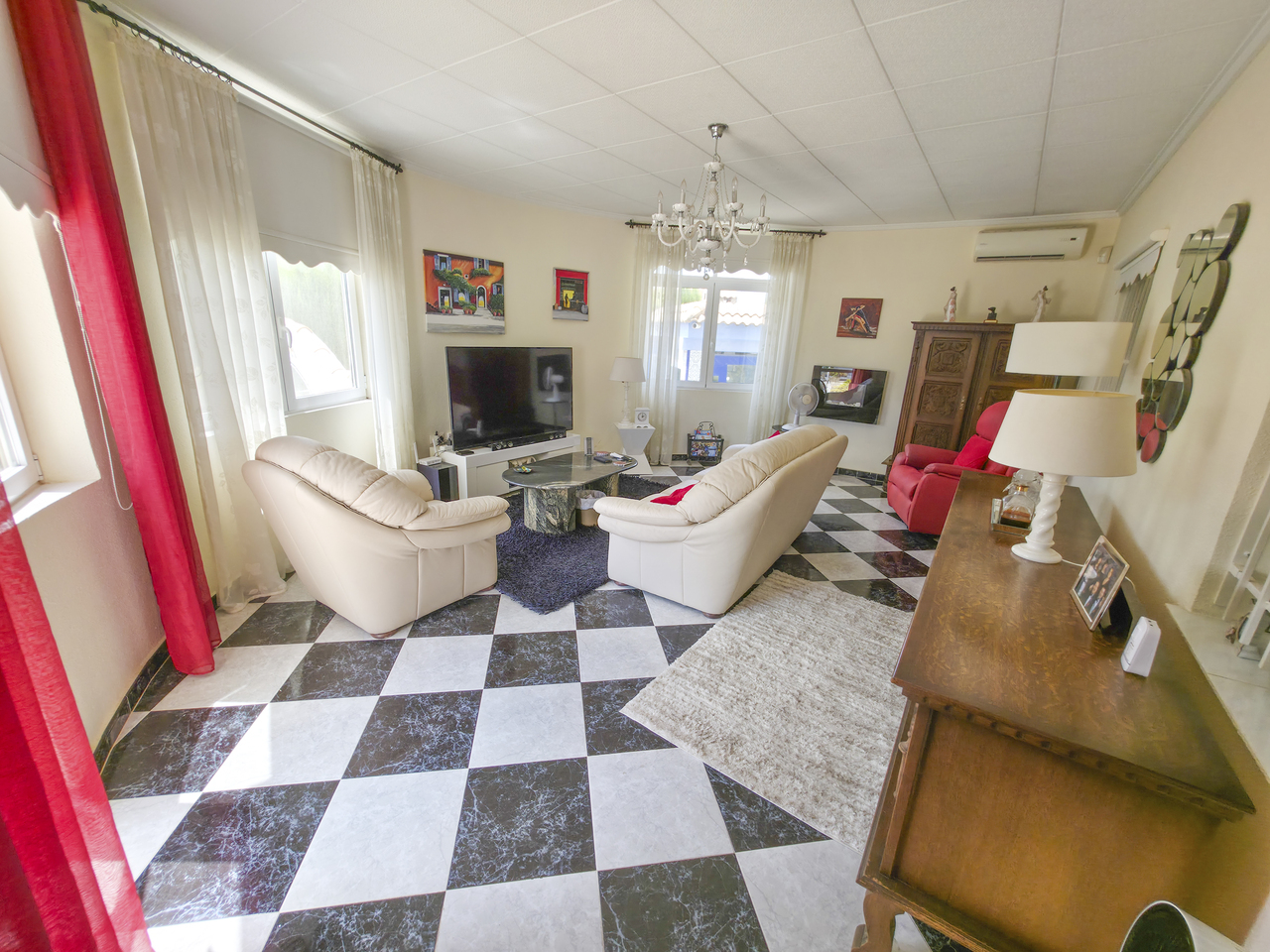 Terrace in villa for sale in Torrevieja