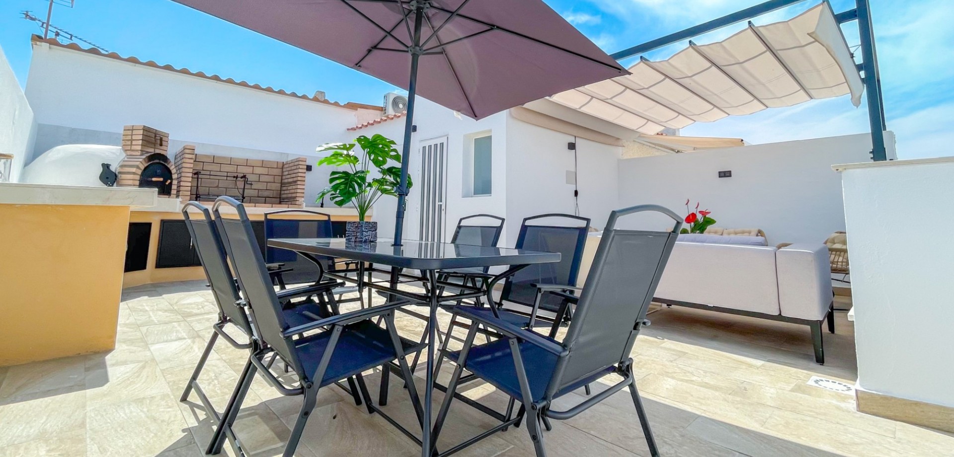 Exterior view in terraced for sale in Torrevieja