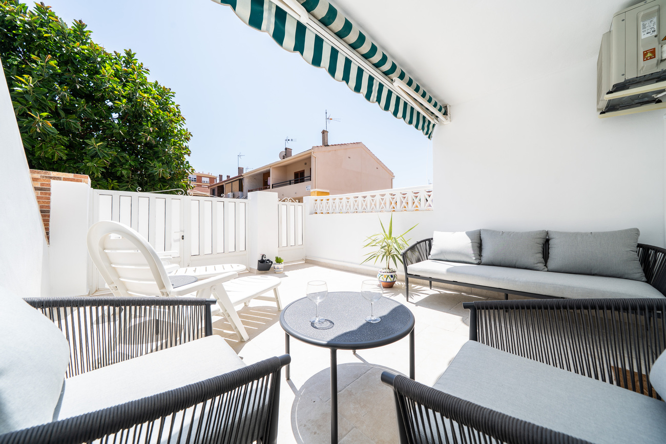 Terrace in apartment for sale in Torrevieja