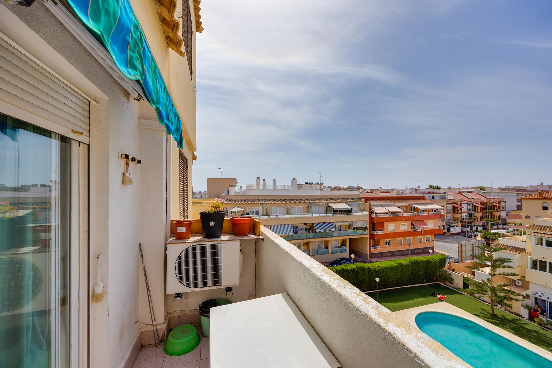 Terrace in apartment for sale in Torrevieja