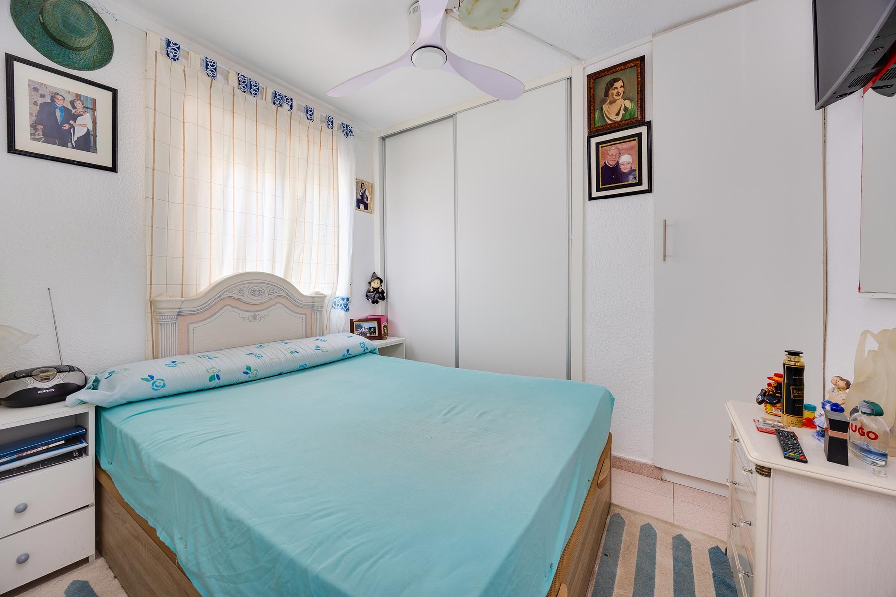 Bedroom in apartment for sale in Torrevieja