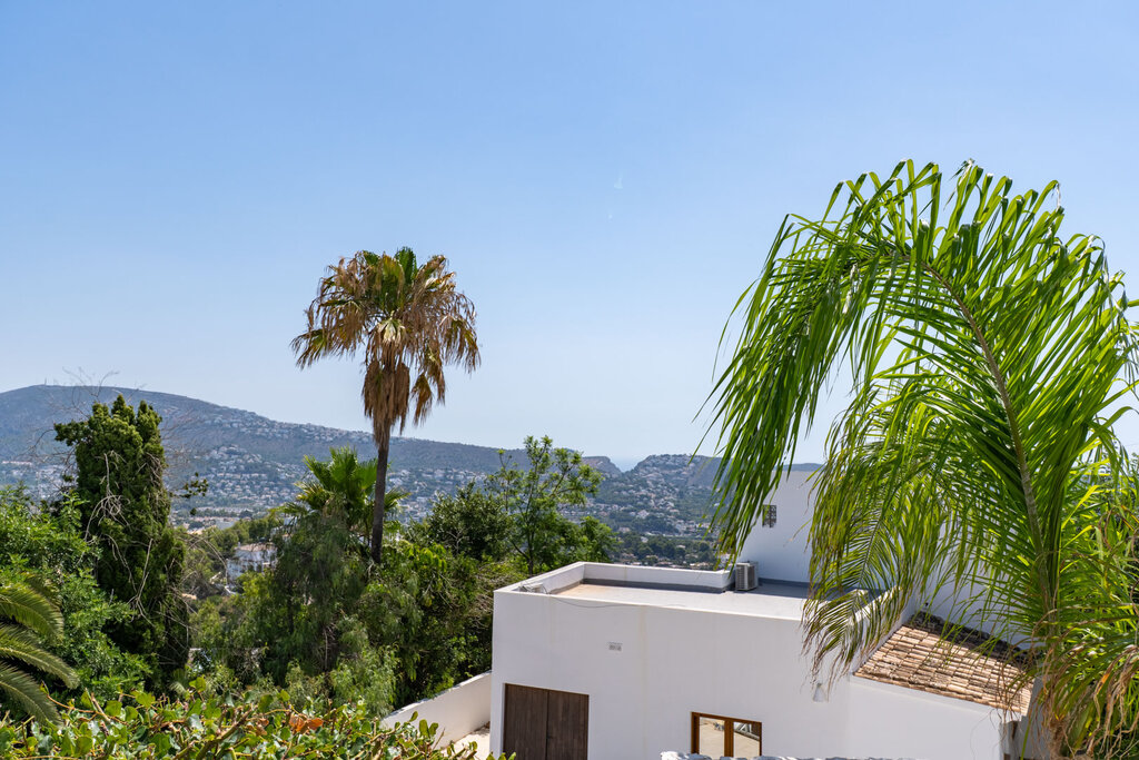 Bathroom in villa for sale in Moraira