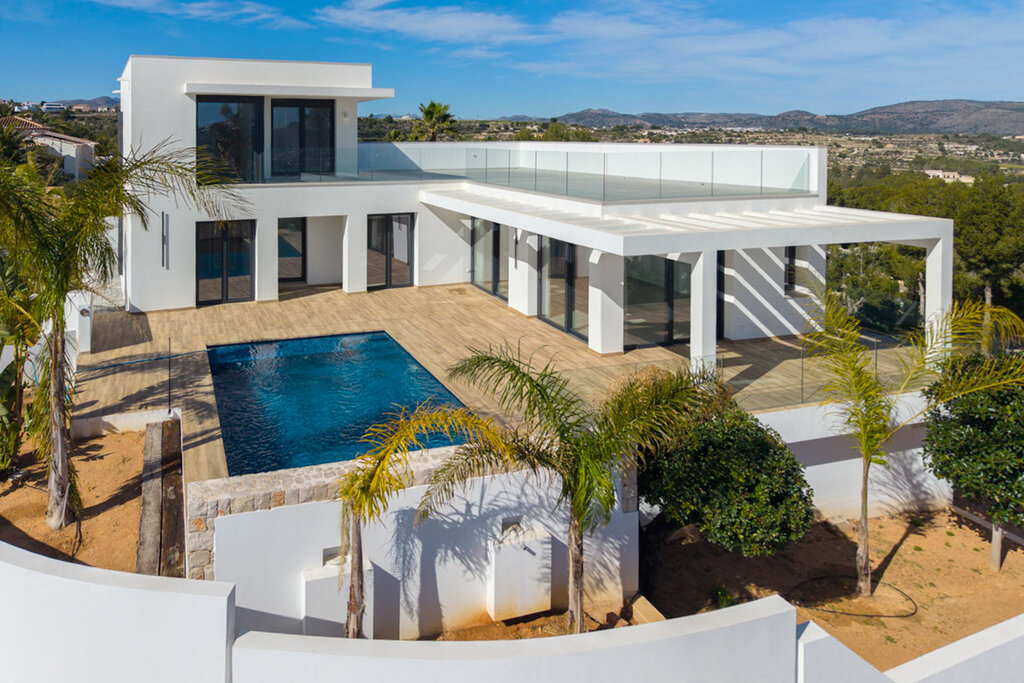 Master bedroom in villa for sale in Moraira