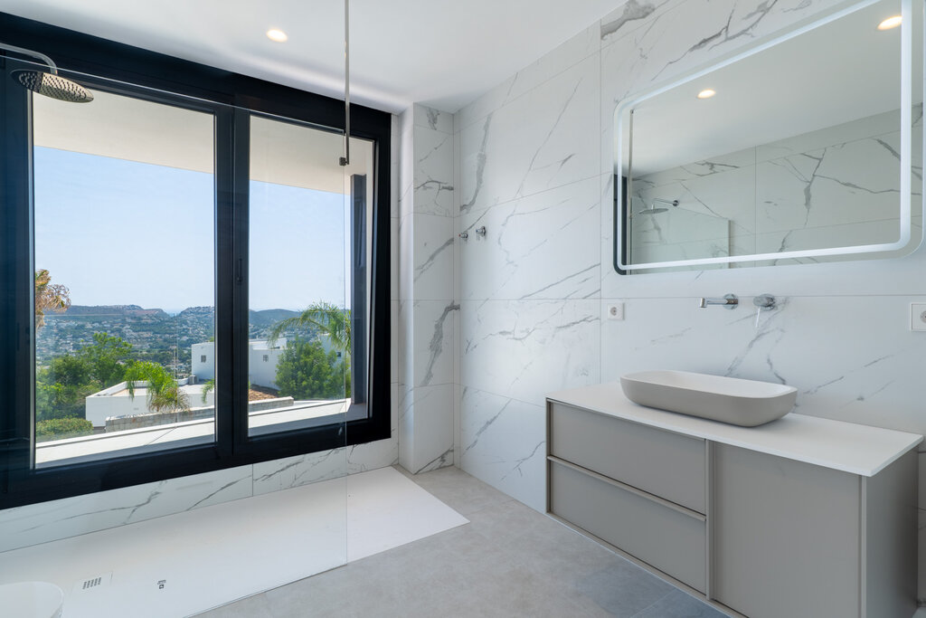 Bedroom in villa for sale in Moraira