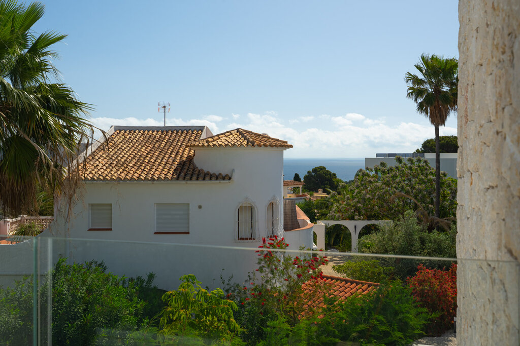Bathroom in villa for sale in Benissa