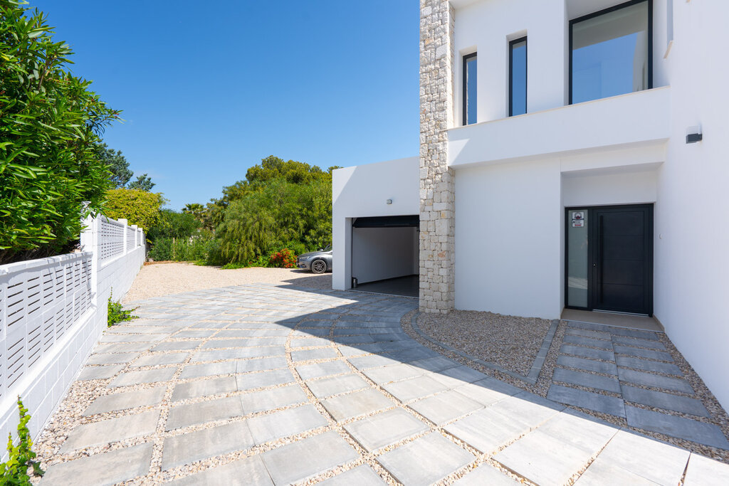 Bathroom in villa for sale in Benissa