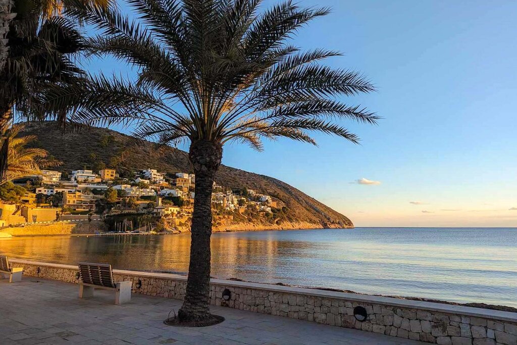 Pool area in villa for sale in Moraira