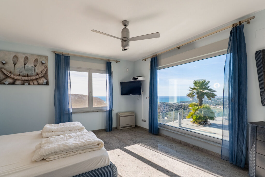 Terrace in villa for sale in Moraira