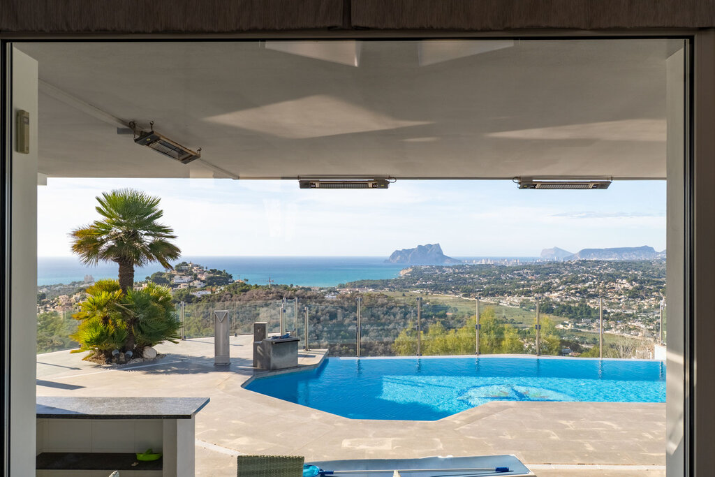 Garden in villa for sale in Moraira
