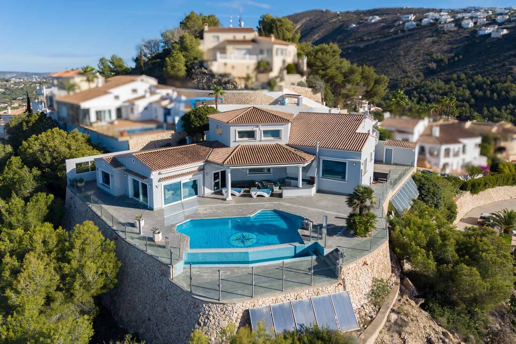 Kitchen in villa for sale in Moraira
