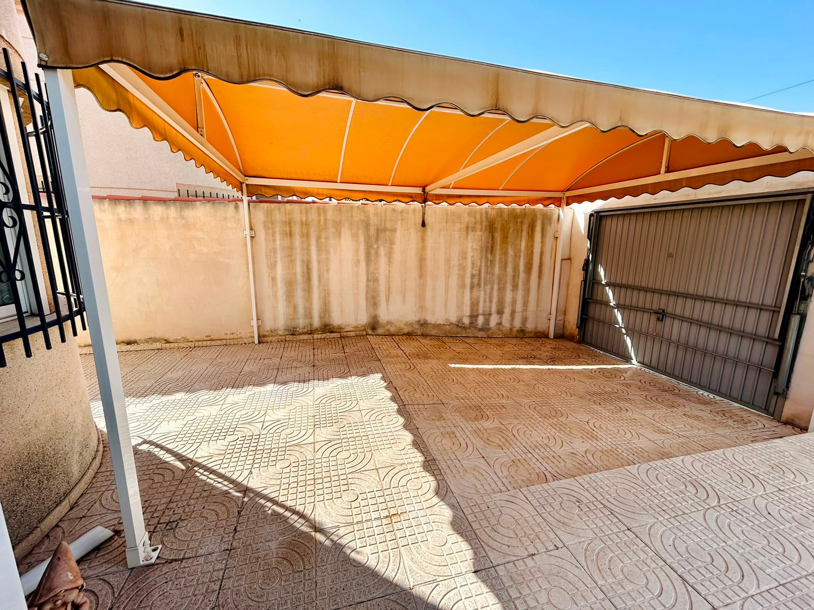 Master bedroom in villa for sale in Torrevieja