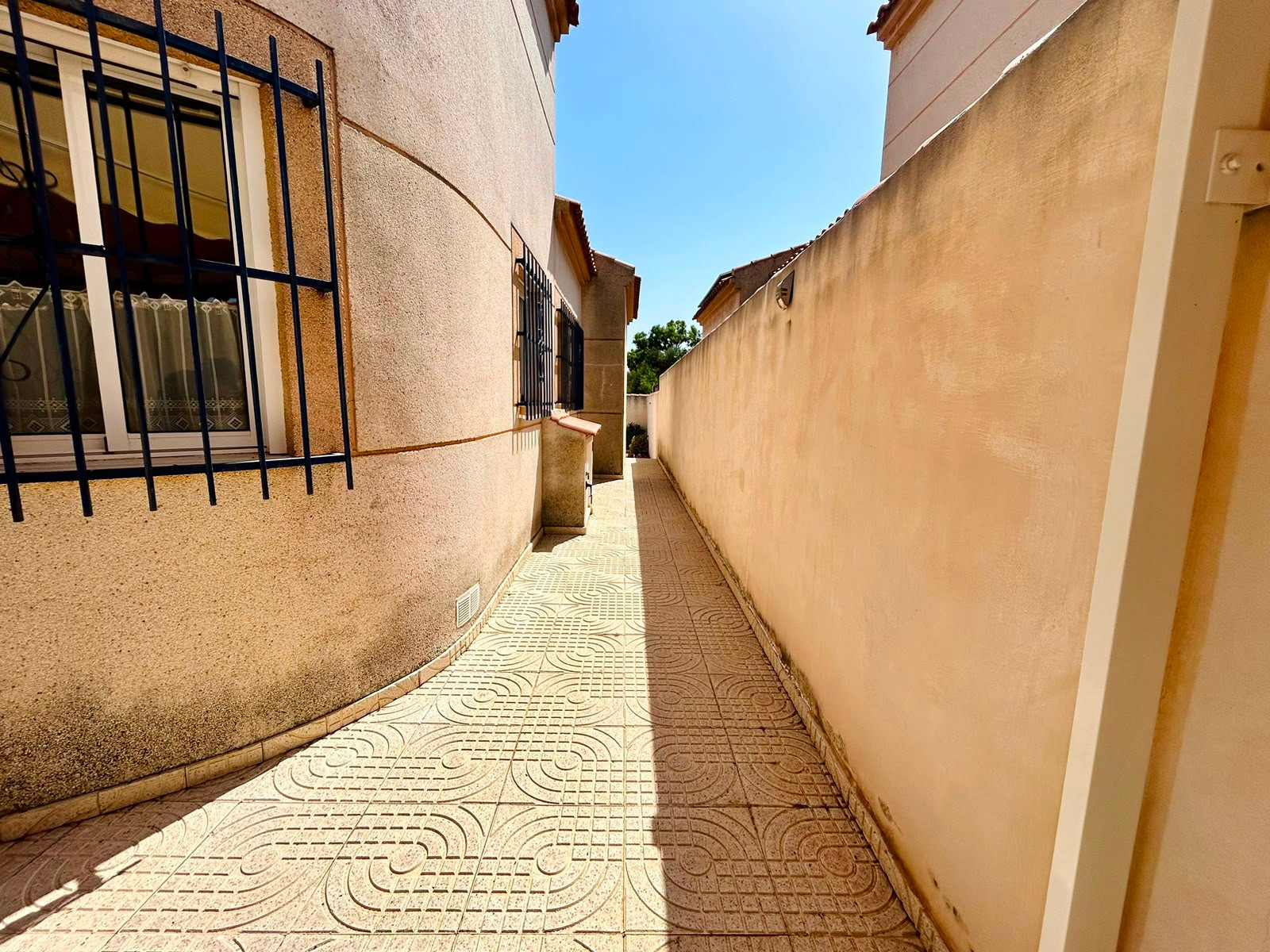 Terrace in villa for sale in Torrevieja