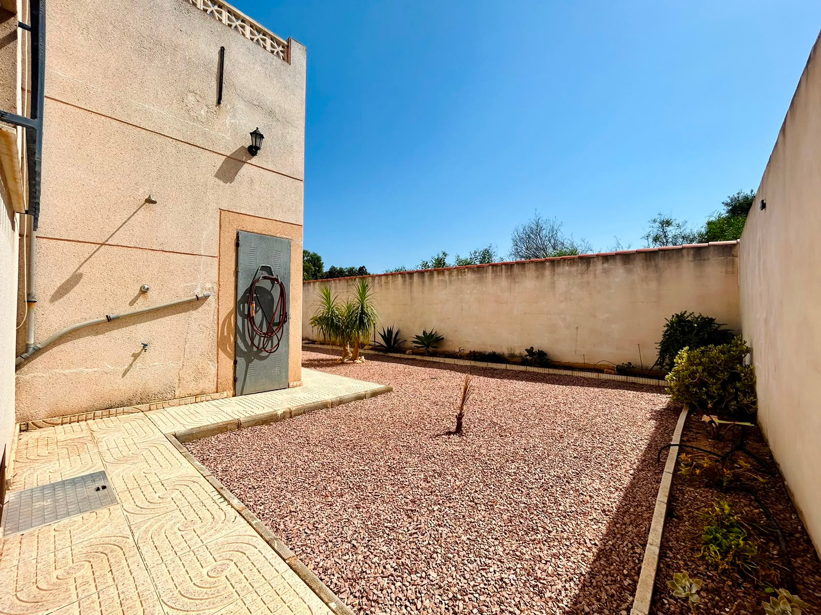 Garden in villa for sale in Torrevieja