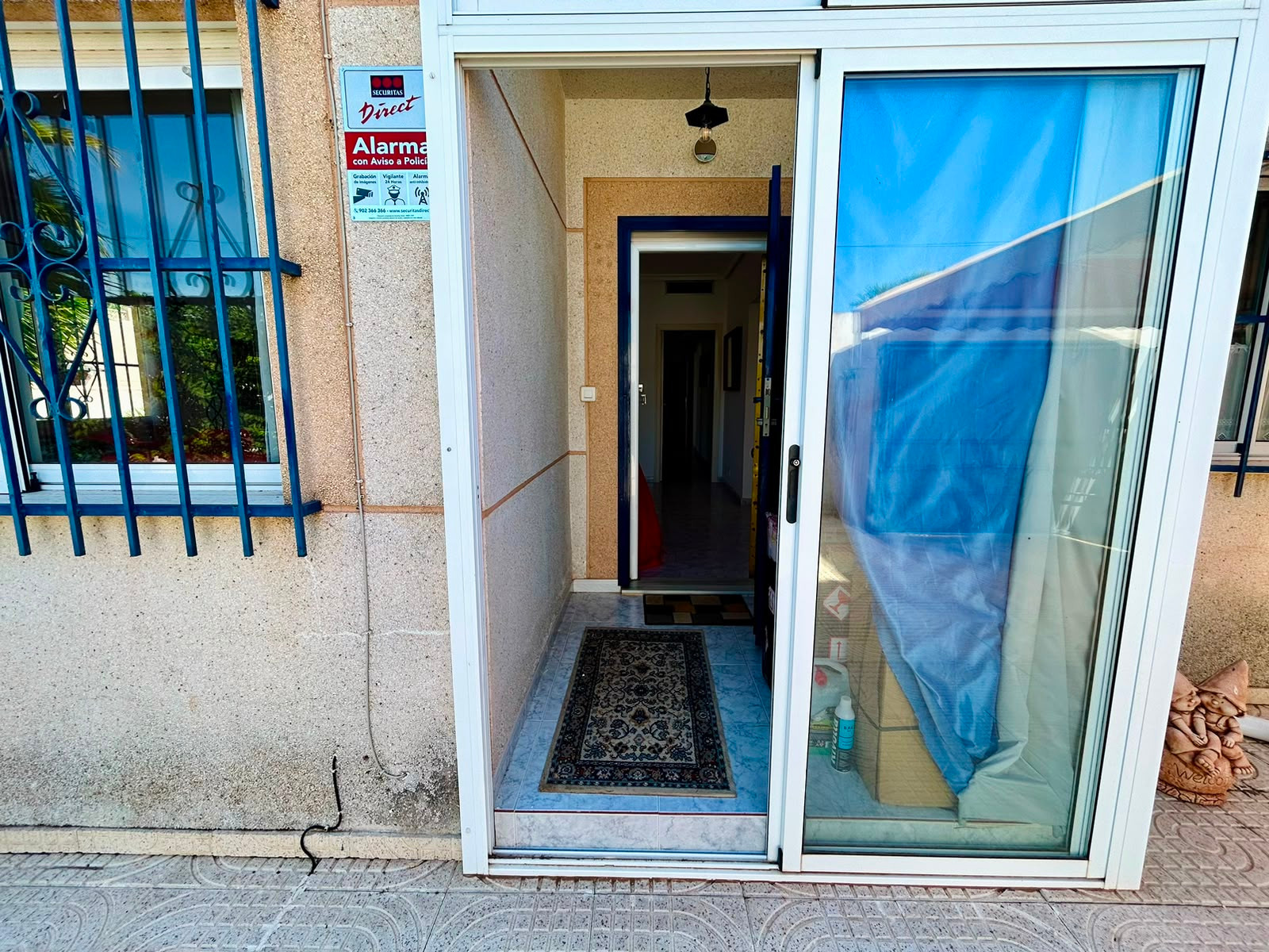 Bathroom in villa for sale in Torrevieja