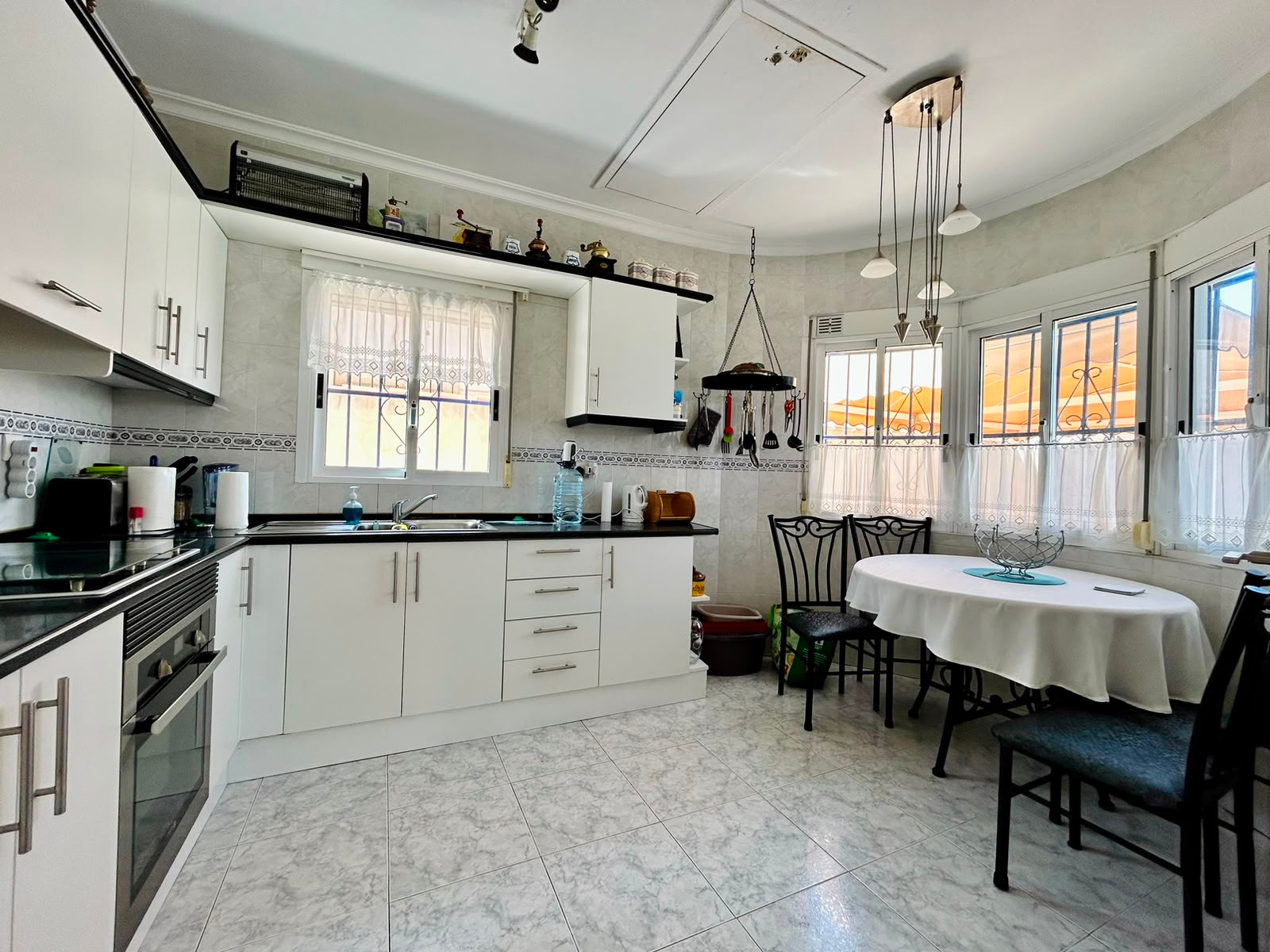 Kitchen in villa for sale in Torrevieja