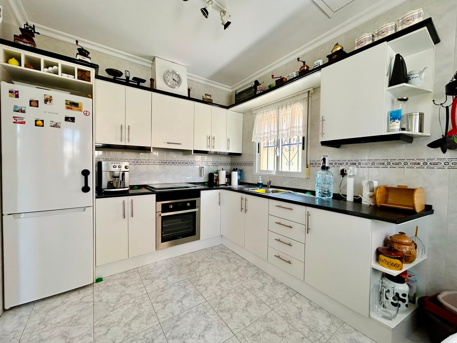 Master bedroom in villa for sale in Torrevieja