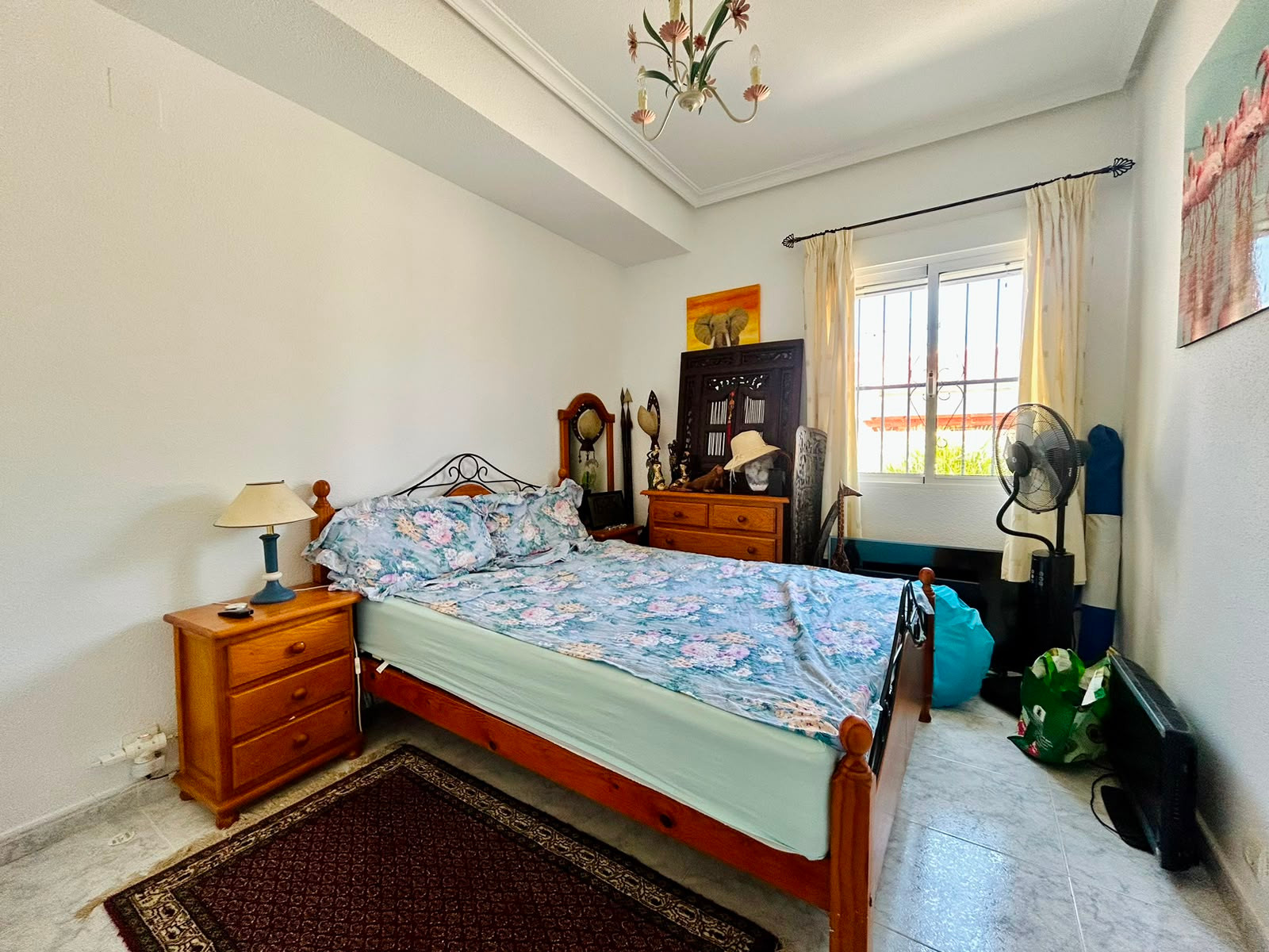 Bedroom in villa for sale in Torrevieja