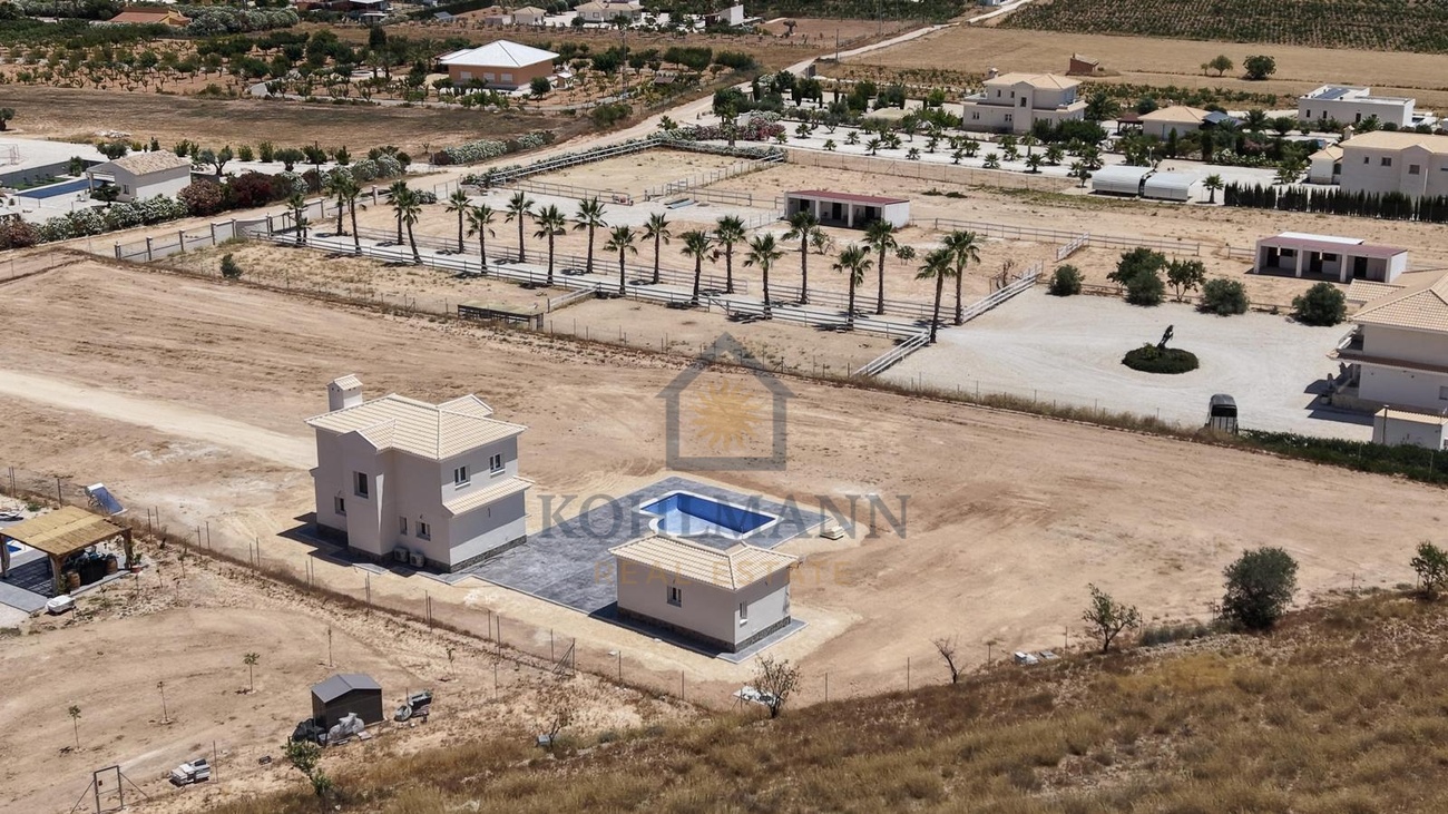 Terrace in villa for sale in Pinoso