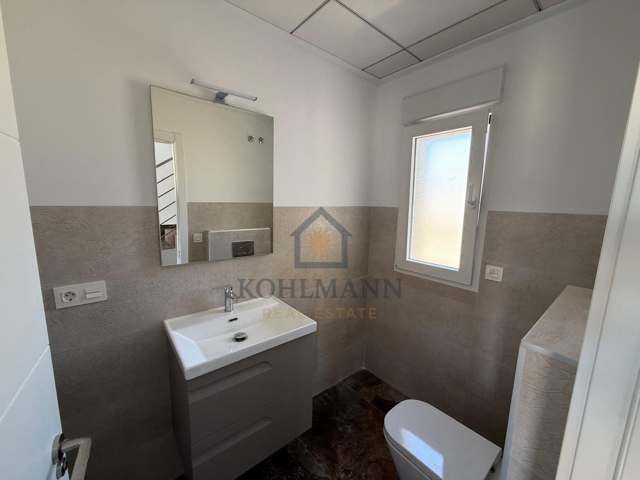 Bedroom in villa for sale in Pinoso