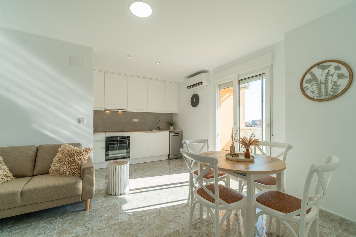 Terrace in apartment for sale in Torrevieja