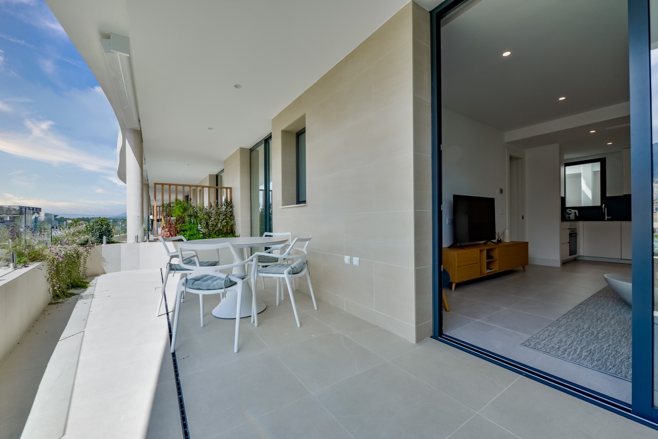Bedroom in apartment for sale in Alfas del Pi