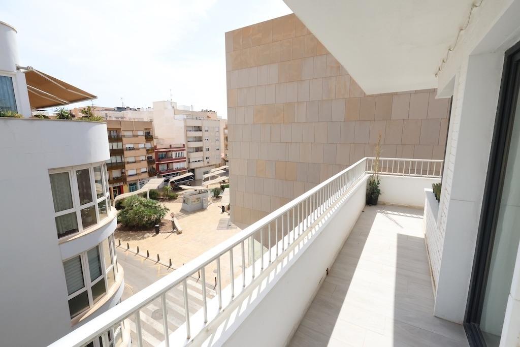 Bathroom in penthouse for sale in Torrevieja