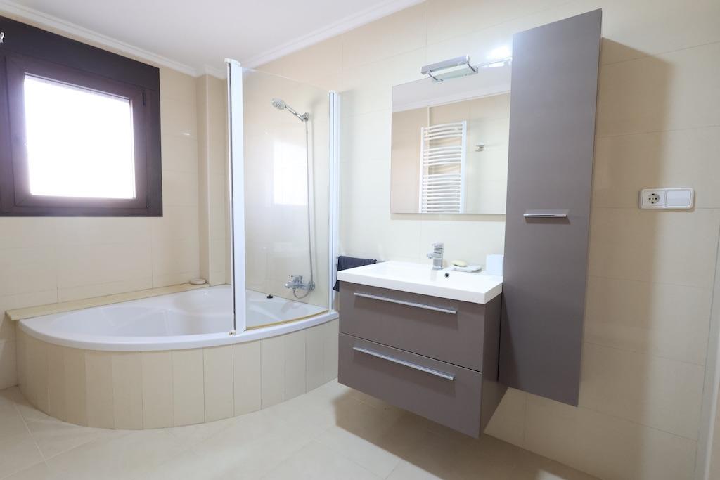 Master bedroom in terraced for sale in Rojales