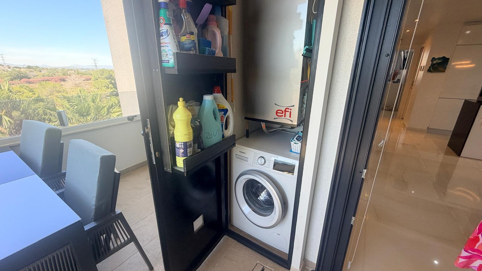 Bedroom in apartment for sale in Los Altos