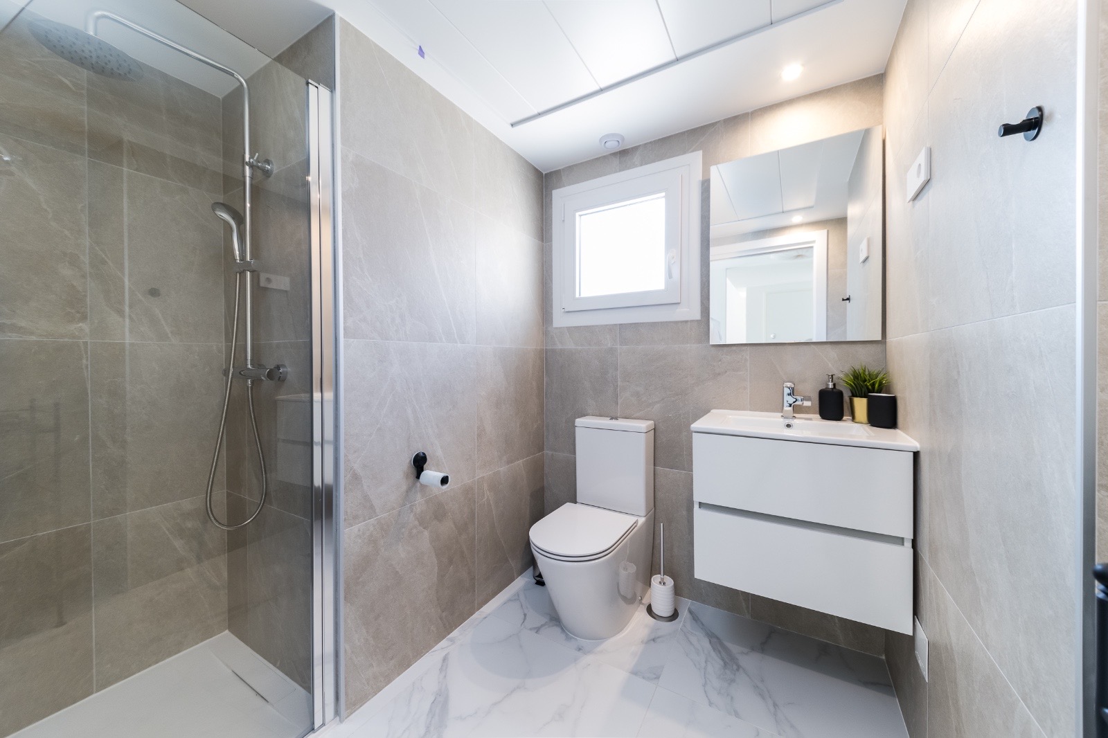 Bathroom in apartment for sale in Torrevieja