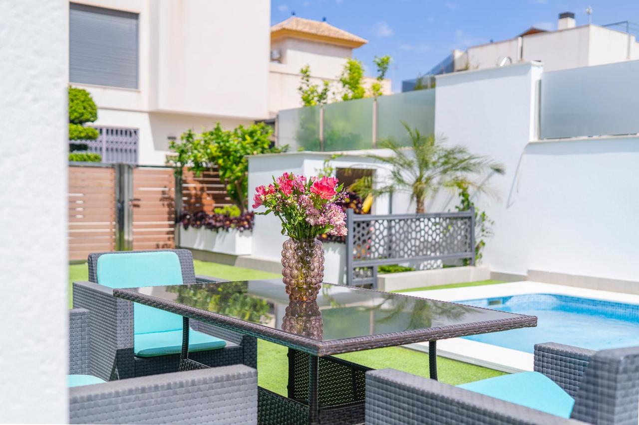 Master bedroom in villa for sale in Torrevieja