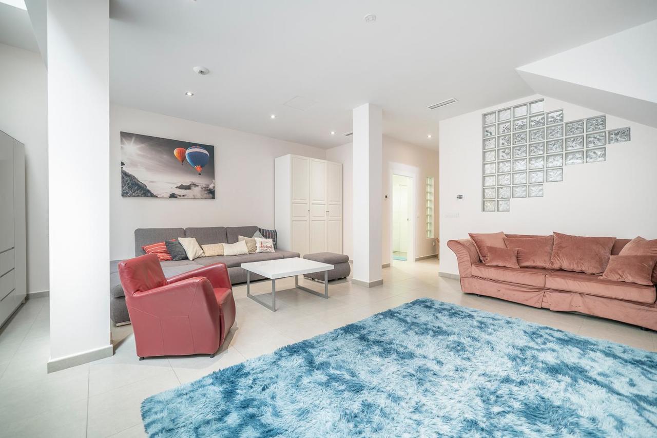 Dining area in villa for sale in Torrevieja