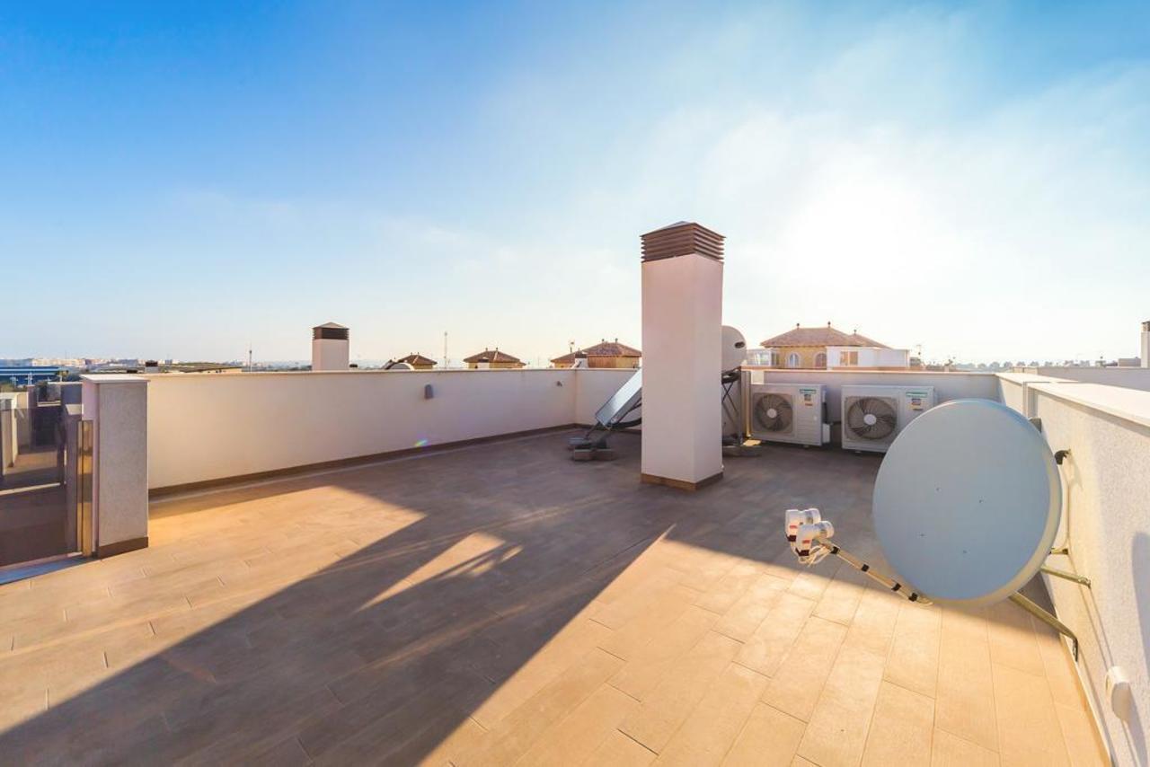 Garden in villa for sale in Torrevieja
