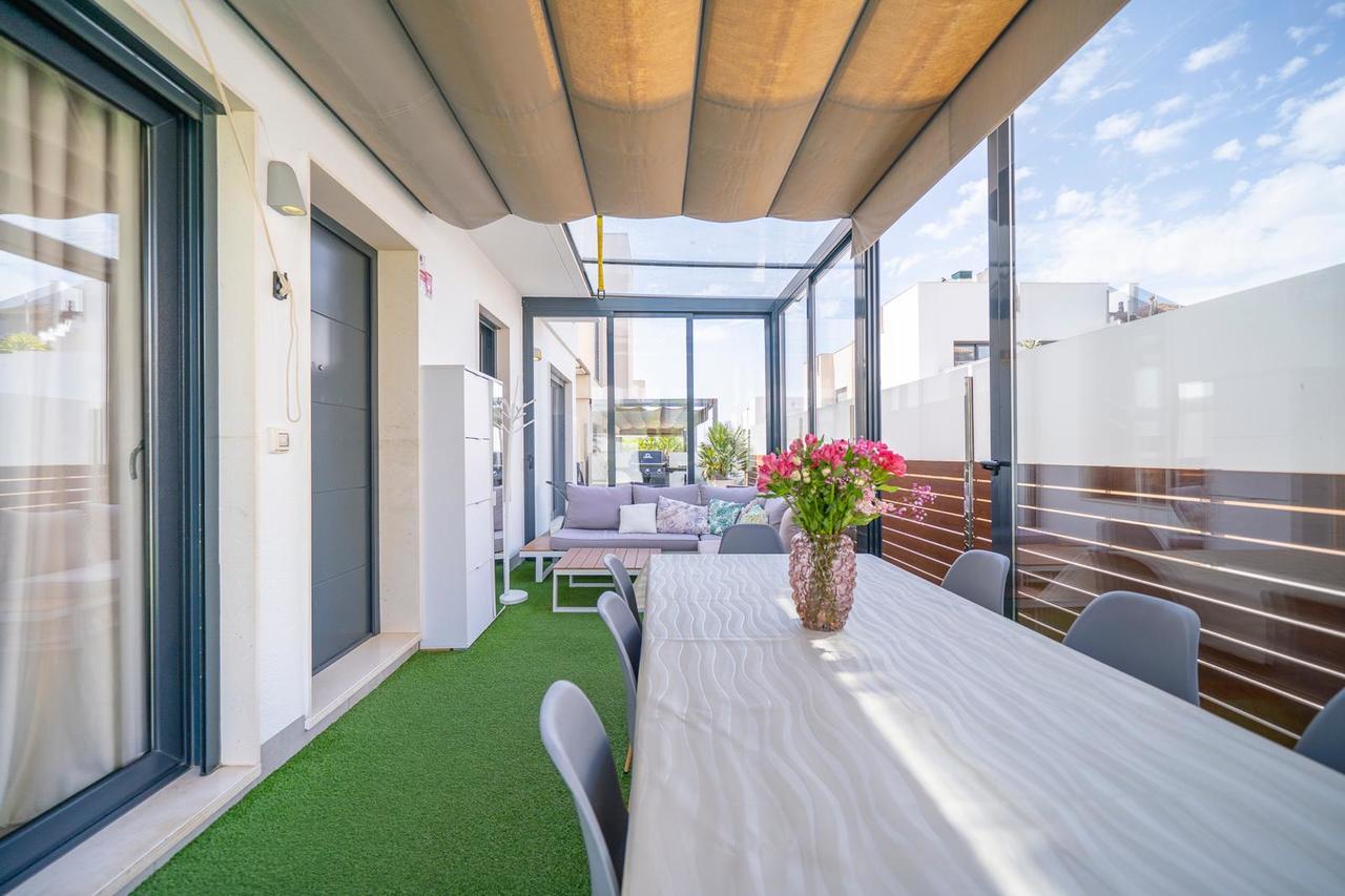 Bedroom in villa for sale in Torrevieja