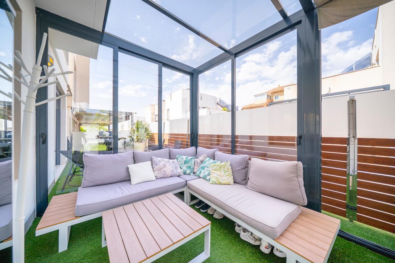Bathroom in villa for sale in Torrevieja