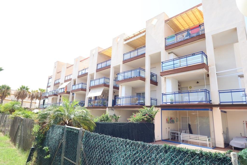 Garden in apartment for sale in Orihuela Costa