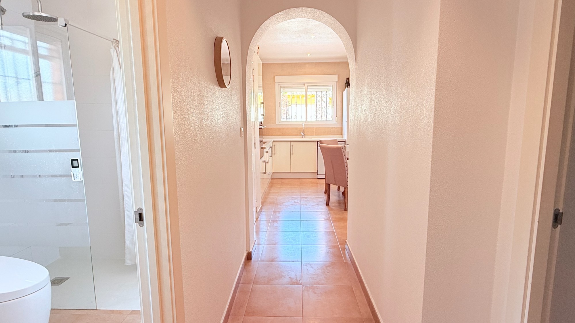 Bedroom in villa for sale in Catral
