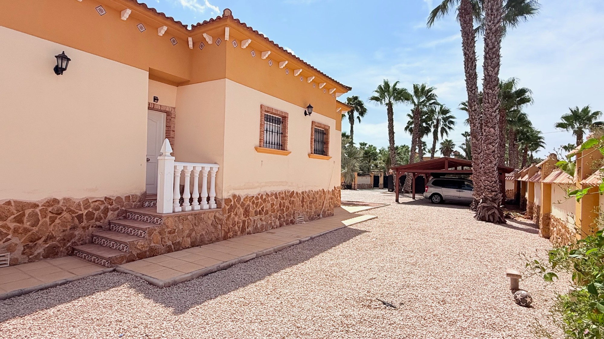 Bathroom in villa for sale in Catral