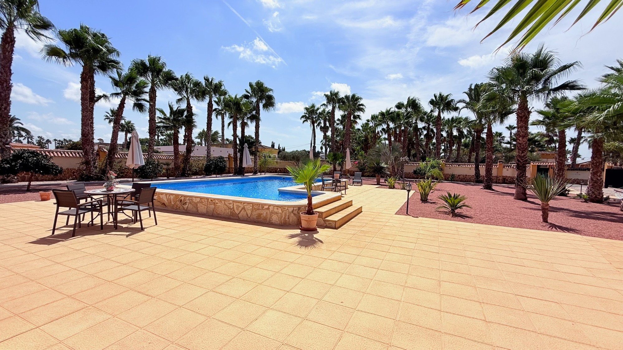 Living room in villa for sale in Catral