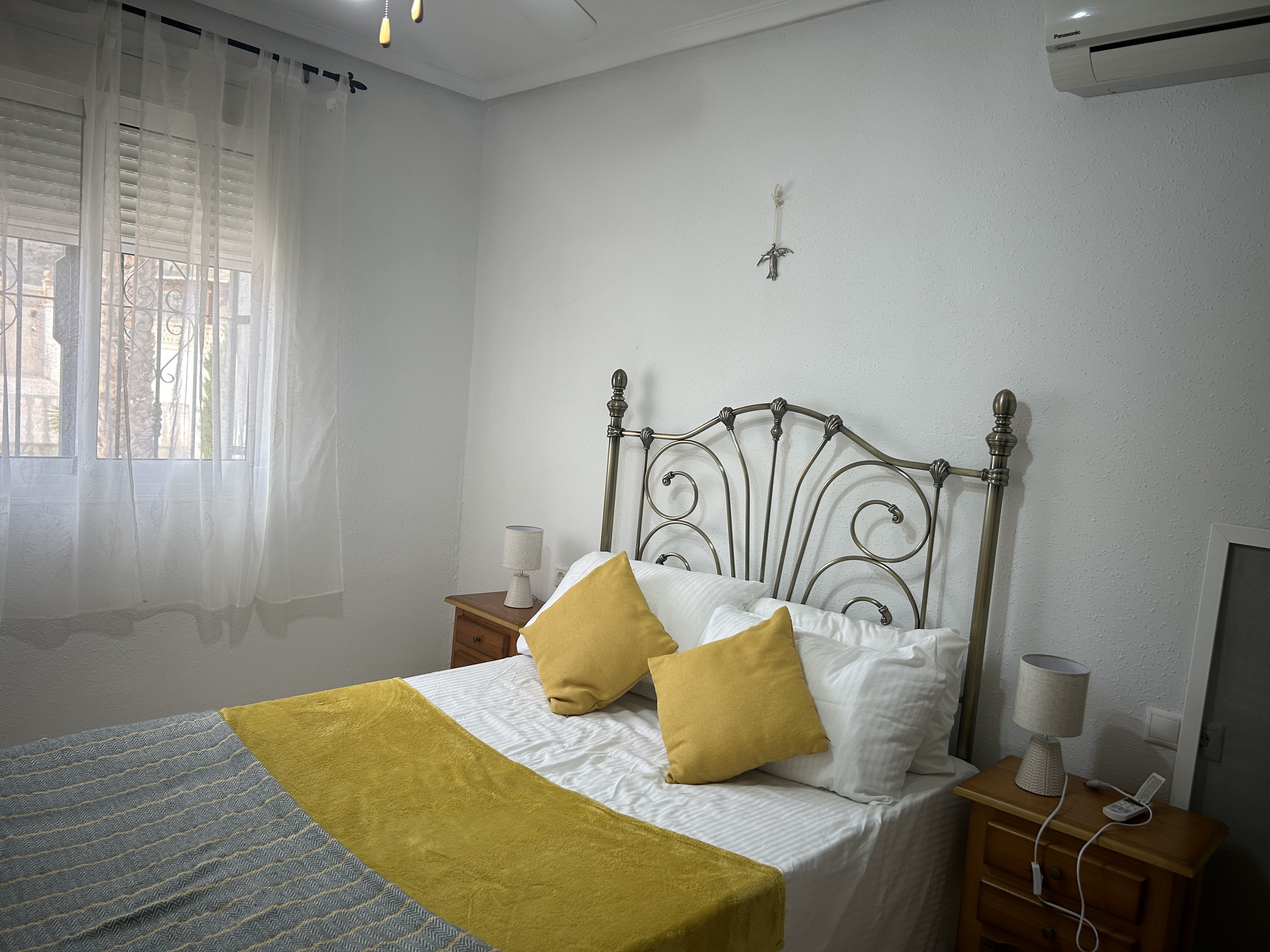 Master bedroom in villa for sale in Camposol