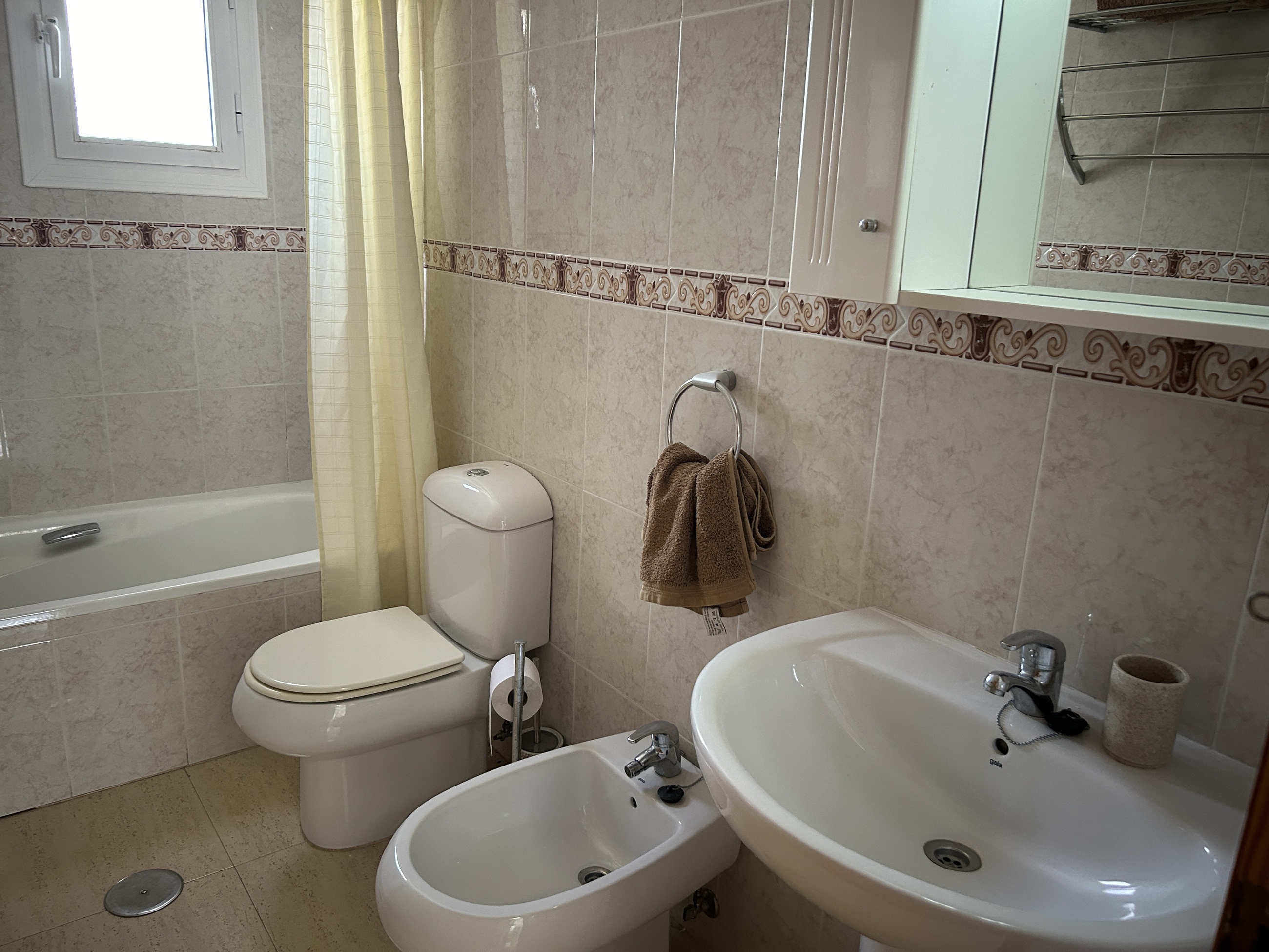 Pool area in villa for sale in Camposol