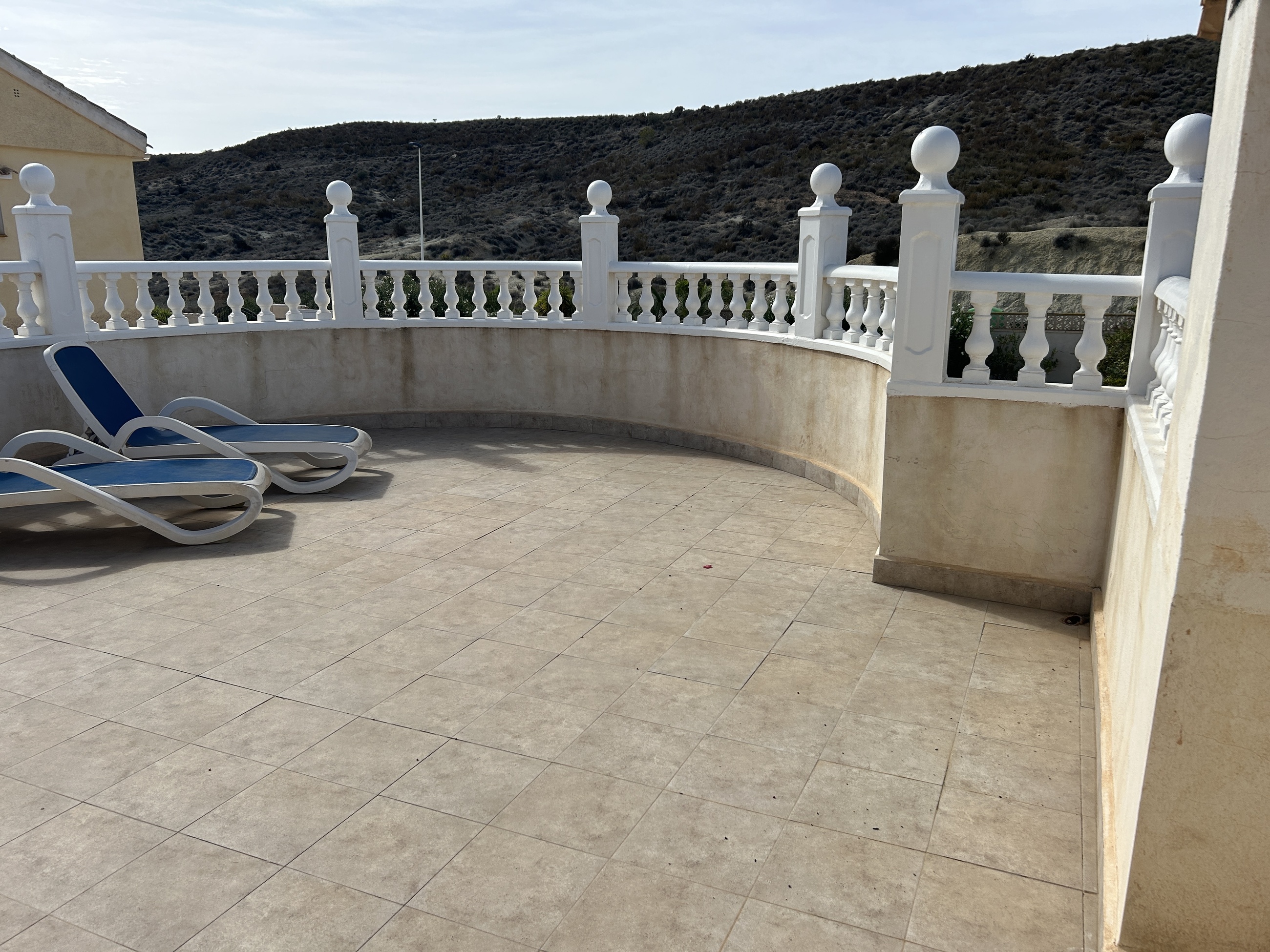 Pool area in villa for sale in Camposol