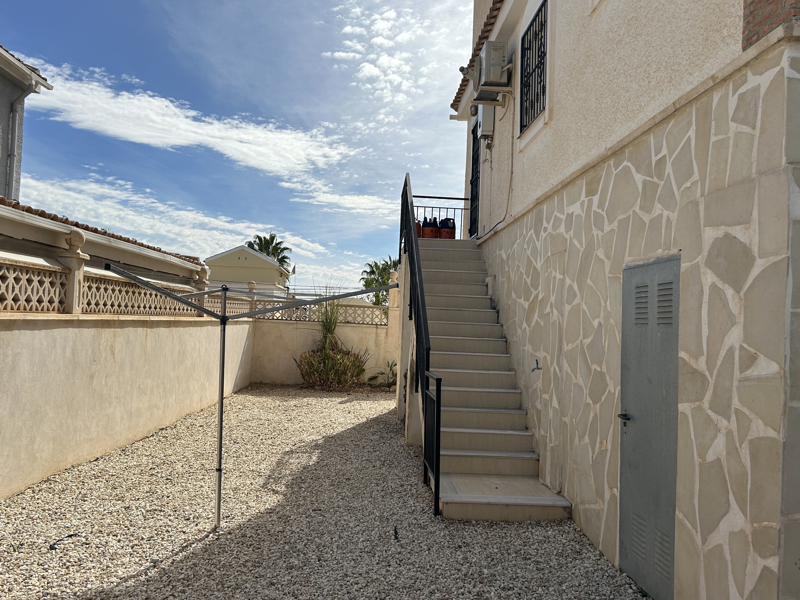 Exterior view in villa for sale in Camposol
