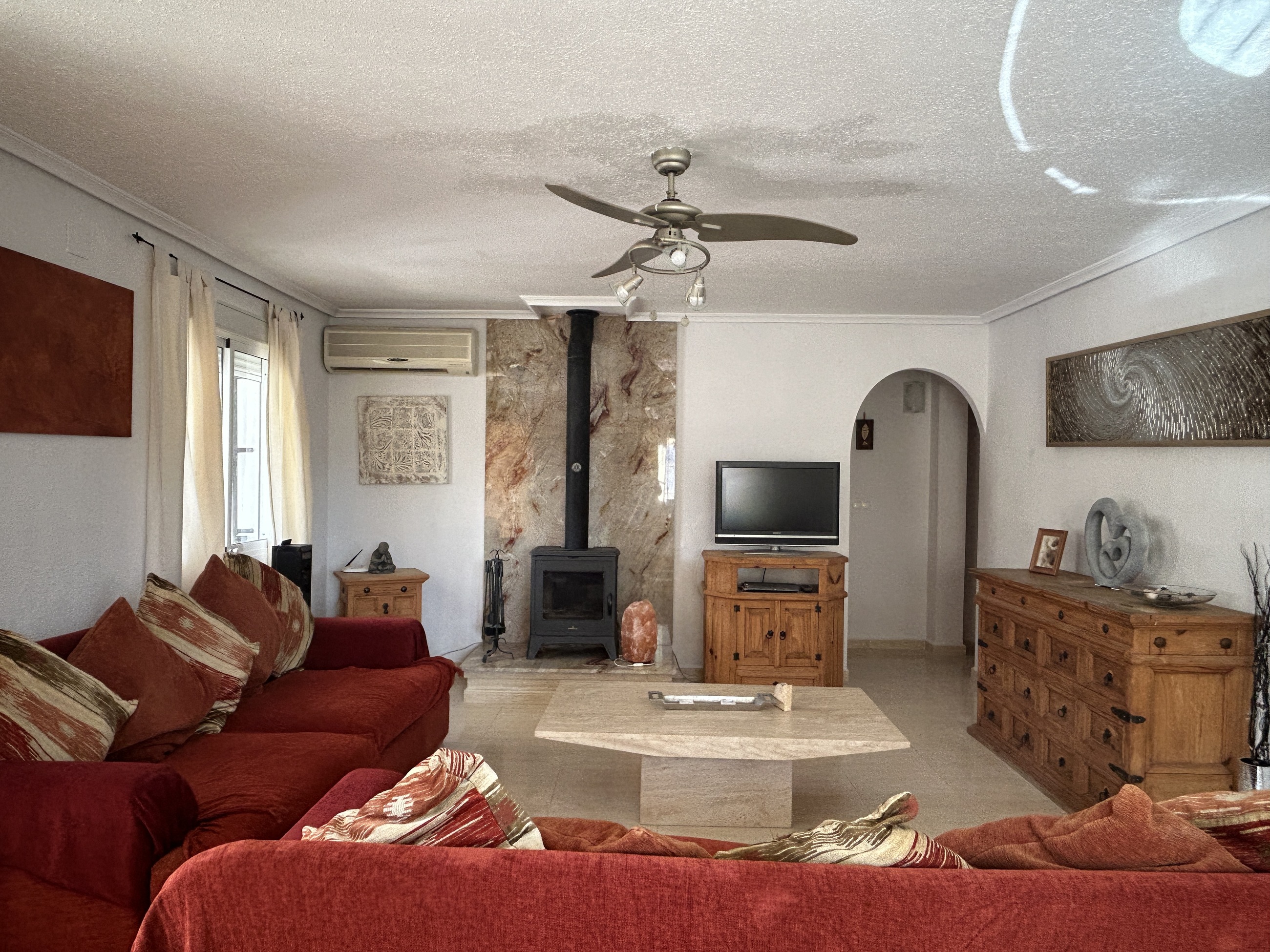 Dining area in villa for sale in Camposol