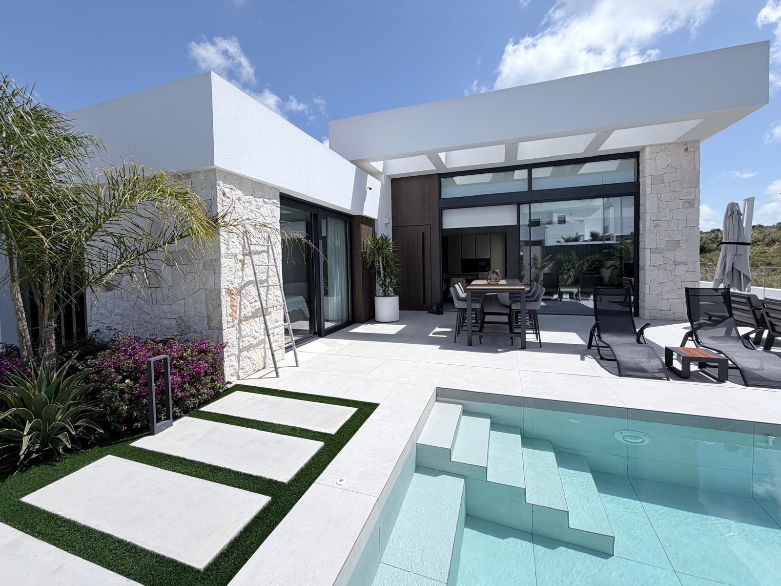 Living room in villa for sale in Rojales