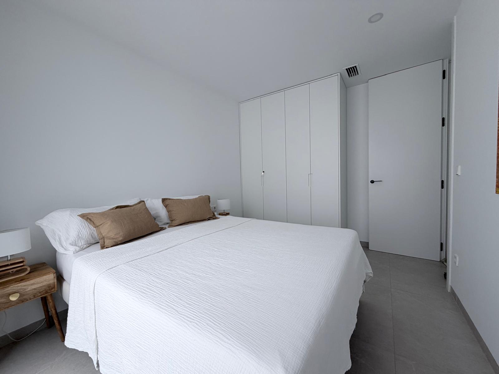 Bathroom in villa for sale in Rojales