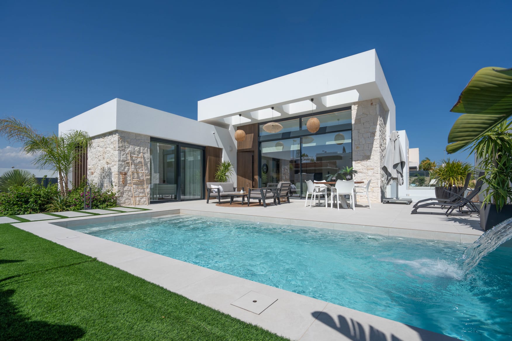 Garden in villa for sale in Rojales