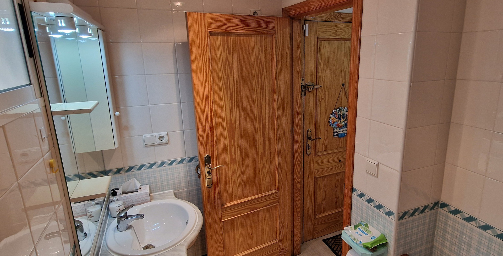Master bedroom in apartment for sale in Guardamar del Segura