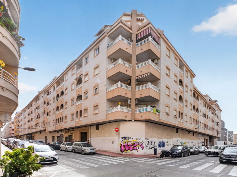 Kitchen in apartment for sale in Torrevieja