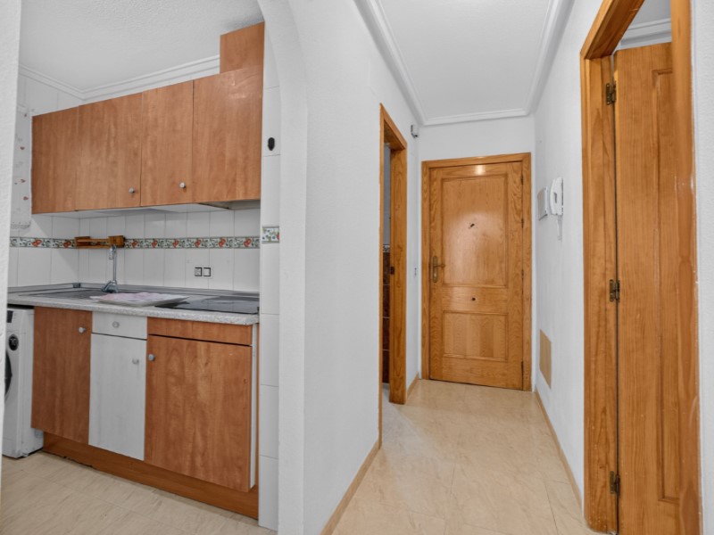 Bedroom in apartment for sale in Torrevieja