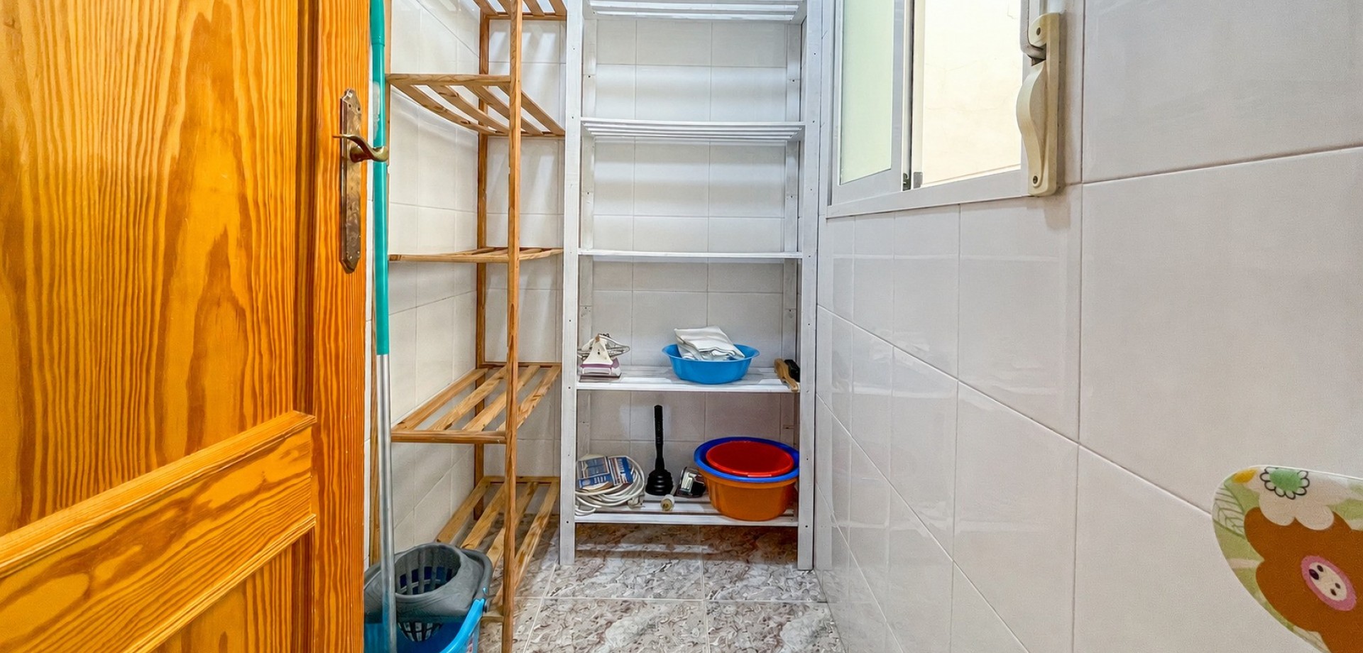 Bedroom in apartment for sale in Torrevieja